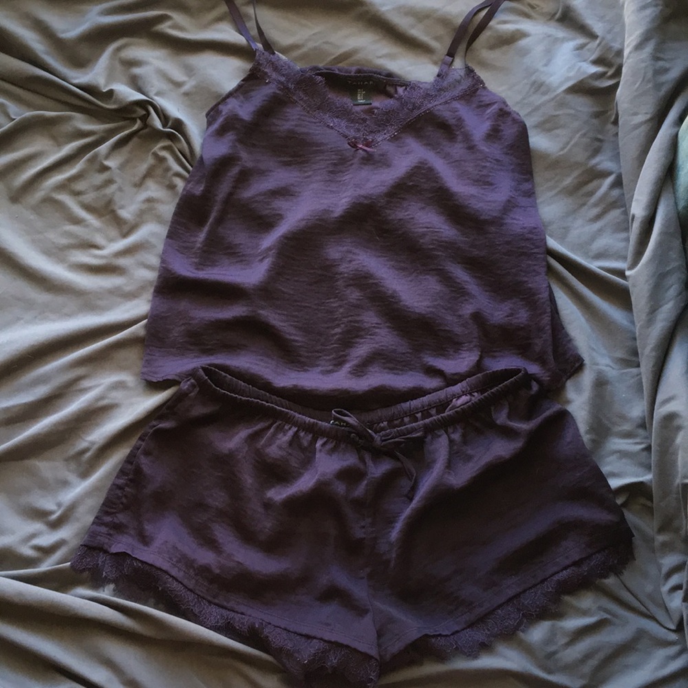 Tahari pjs